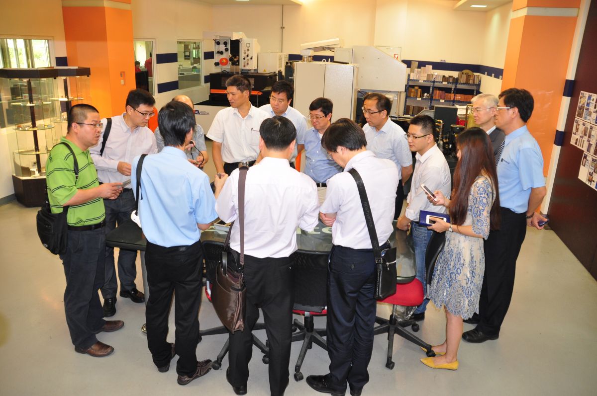 中国科学院代表团22人参访徕通科技